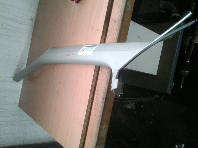 bontott FORD FOCUS I Bal B Oszlop Burkolat