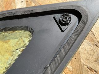 bontott FORD FOCUS I Bal C Oszlop Oldalablak Üveg