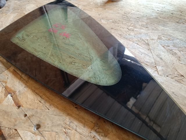 bontott FORD FOCUS I Bal C Oszlop Oldalablak Üveg