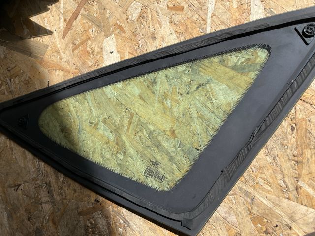 bontott FORD FOCUS I Bal C Oszlop Oldalablak Üveg
