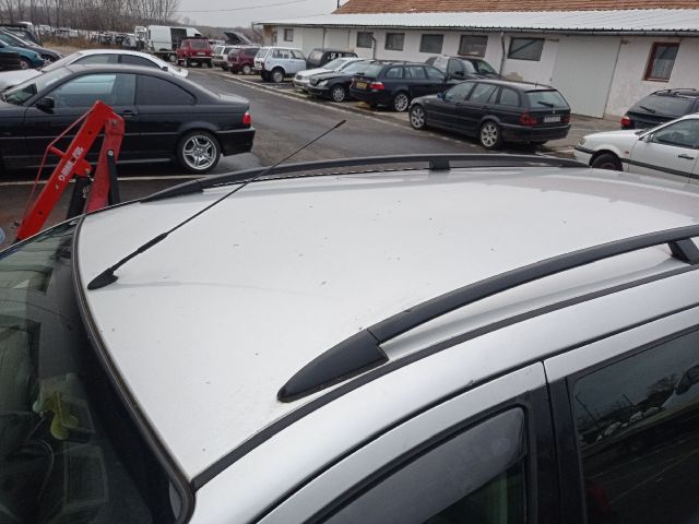 bontott FORD FOCUS I Bal C Oszlop