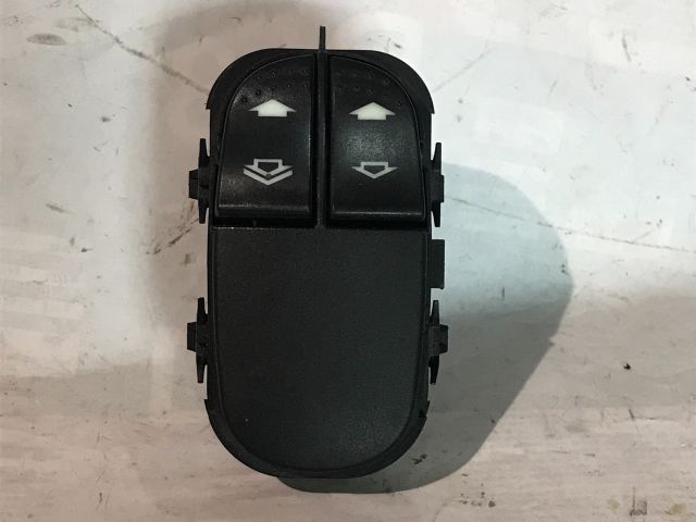 bontott FORD FOCUS I Bal első Ablakemelő Kapcsoló