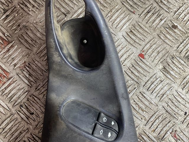 bontott FORD FOCUS I Bal első Ablakemelő Kapcsoló