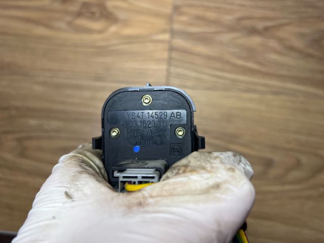 bontott FORD FOCUS I Bal első Ablakemelő Kapcsoló