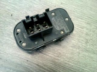 bontott FORD FOCUS I Bal első Ablakemelő Kapcsoló