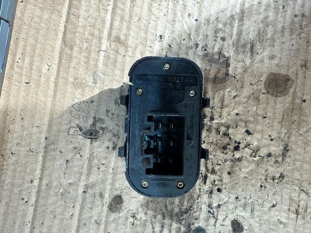 bontott FORD FOCUS I Bal első Ablakemelő Kapcsoló