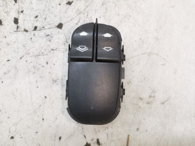 bontott FORD FOCUS I Bal első Ablakemelő Kapcsoló