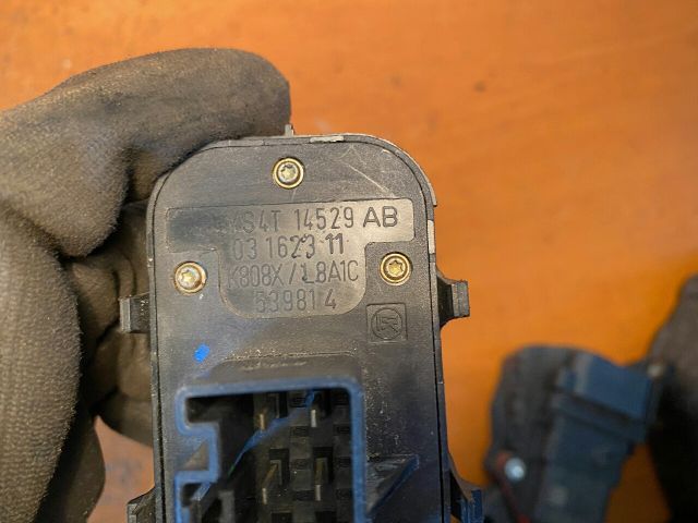 bontott FORD FOCUS I Bal első Ablakemelő Kapcsoló