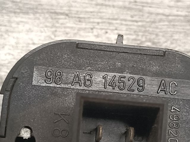 bontott FORD FOCUS I Bal első Ablakemelő Kapcsoló