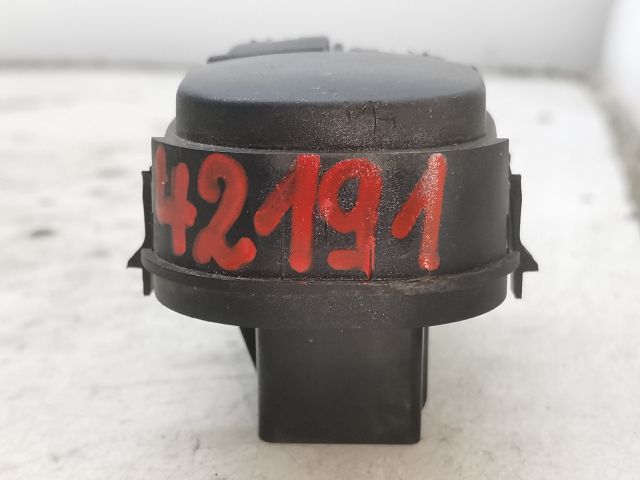 bontott FORD FOCUS I Bal első Ablakemelő Kapcsoló