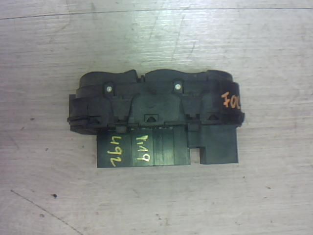 bontott FORD FOCUS I Bal első Ablakemelő Kapcsoló