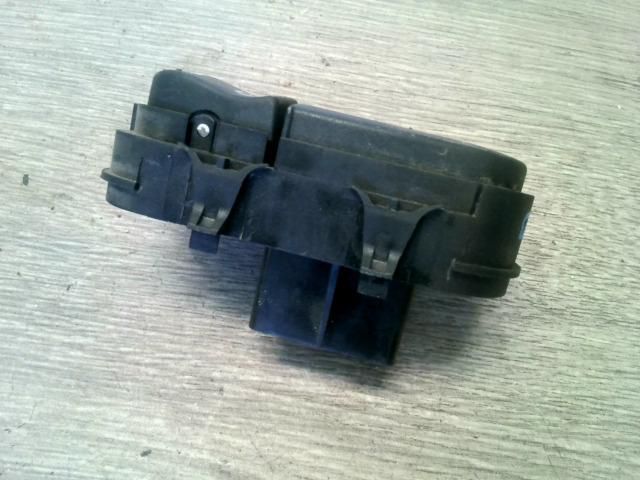 bontott FORD FOCUS I Bal első Ablakemelő Kapcsoló