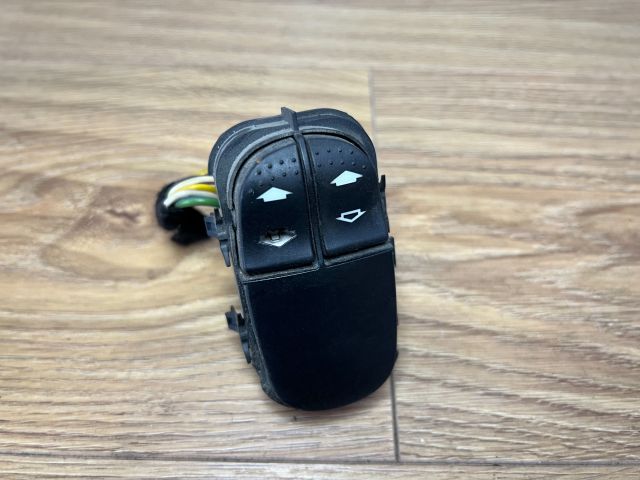 bontott FORD FOCUS I Bal első Ablakemelő Kapcsoló