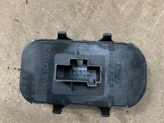 bontott FORD FOCUS I Bal első Ablakemelő Kapcsoló