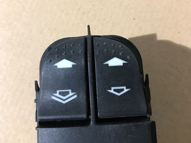 bontott FORD FOCUS I Bal első Ablakemelő Kapcsoló