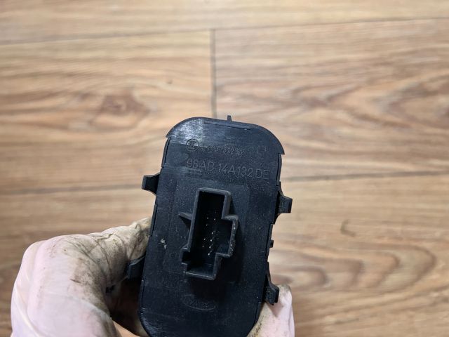 bontott FORD FOCUS I Bal első Ablakemelő Kapcsoló