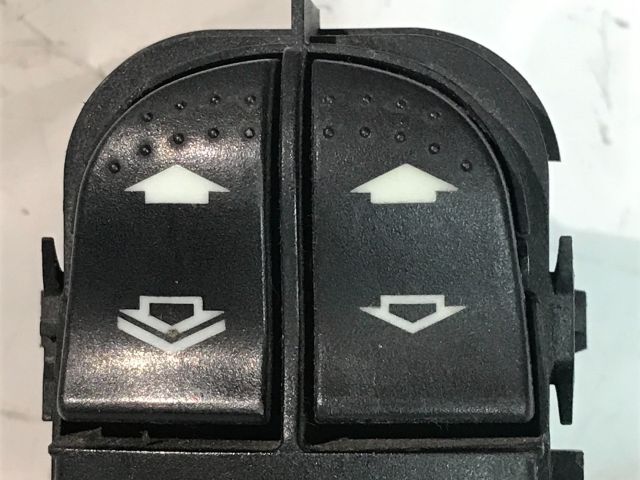 bontott FORD FOCUS I Bal első Ablakemelő Kapcsoló