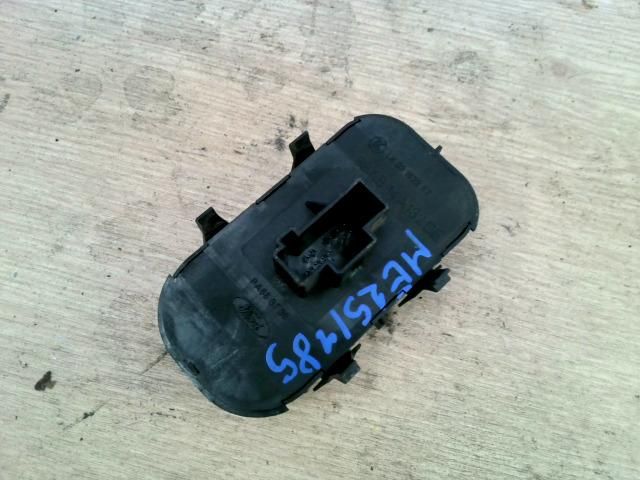 bontott FORD FOCUS I Bal első Ablakemelő Kapcsoló