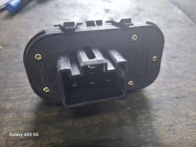 bontott FORD FOCUS I Bal első Ablakemelő Kapcsoló