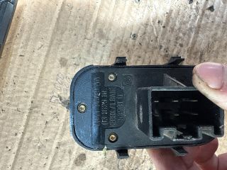 bontott FORD FOCUS I Bal első Ablakemelő Kapcsoló