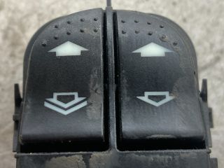 bontott FORD FOCUS I Bal első Ablakemelő Kapcsoló