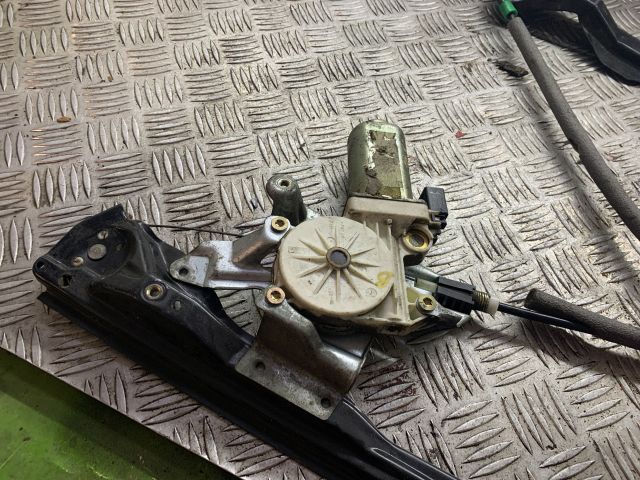 bontott FORD FOCUS I Bal első Ablakemelő Szerkezet (Elektromos)