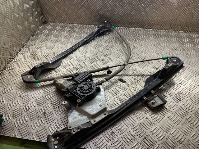 bontott FORD FOCUS I Bal első Ablakemelő Szerkezet (Elektromos)