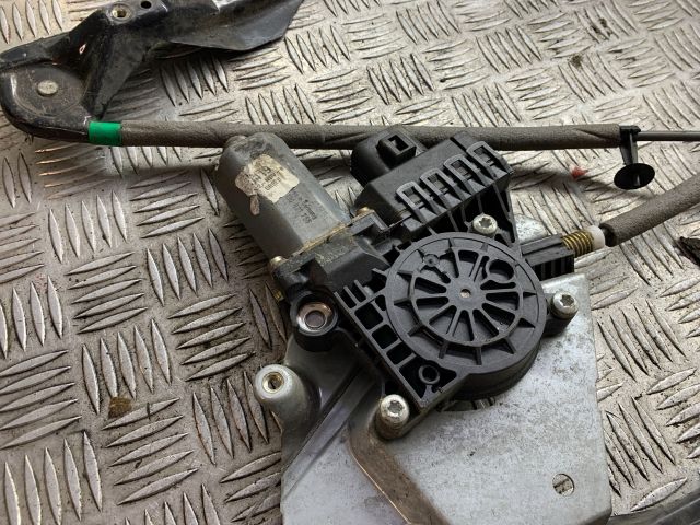 bontott FORD FOCUS I Bal első Ablakemelő Szerkezet (Elektromos)