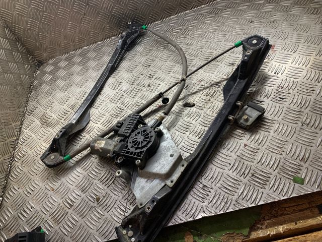 bontott FORD FOCUS I Bal első Ablakemelő Szerkezet (Elektromos)