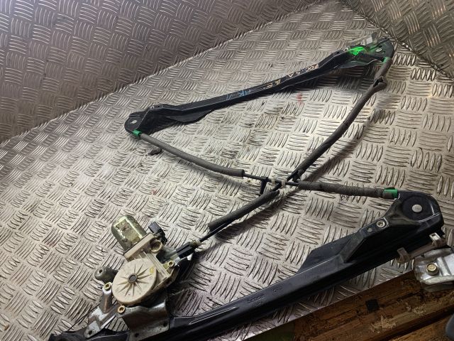 bontott FORD FOCUS I Bal első Ablakemelő Szerkezet (Elektromos)