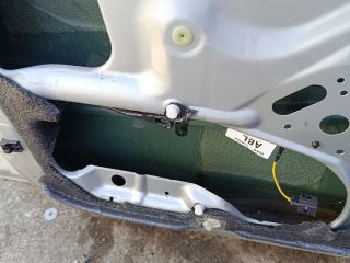 bontott FORD FOCUS I Bal első Ajtó (Üres lemez)