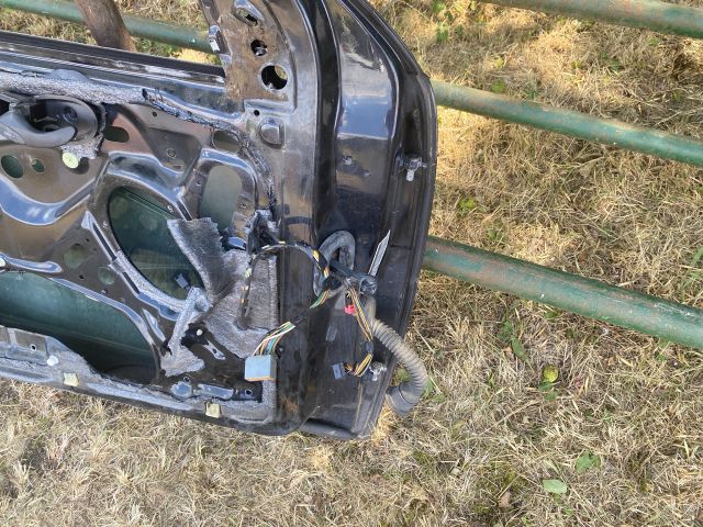 bontott FORD FOCUS I Bal első Ajtó (Üres lemez)