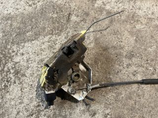 bontott FORD FOCUS I Bal első Ajtózár