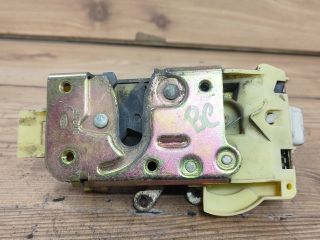 bontott FORD FOCUS I Bal első Ajtózár