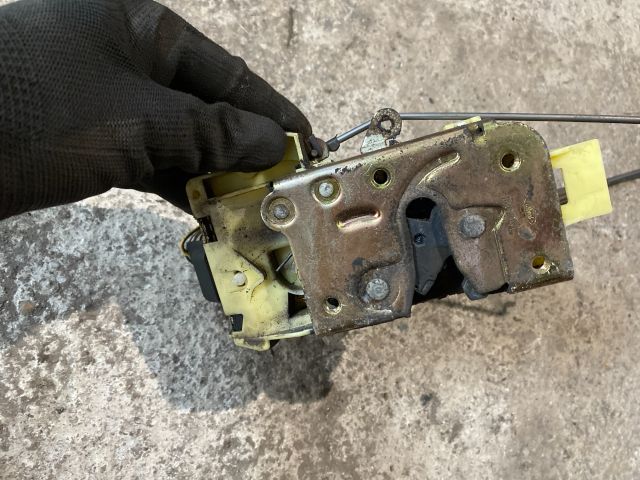 bontott FORD FOCUS I Bal első Ajtózár