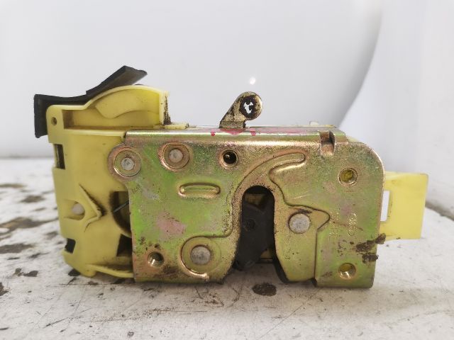 bontott FORD FOCUS I Bal első Ajtózár