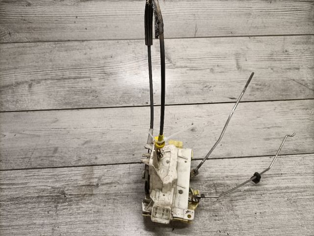 bontott FORD FOCUS I Bal első Ajtózár