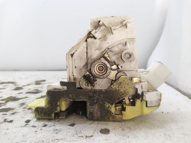 bontott FORD FOCUS I Bal első Ajtózár