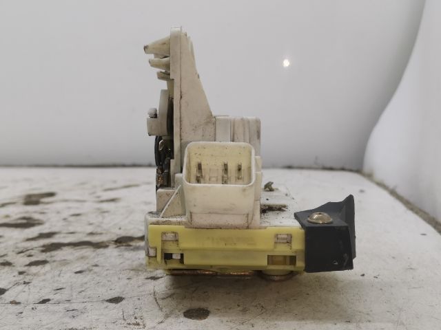 bontott FORD FOCUS I Bal első Ajtózár