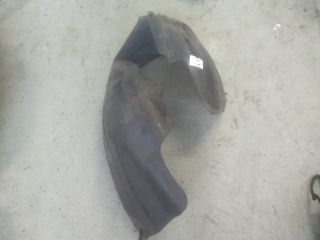 bontott FORD FOCUS I Bal első Dobbetét (Kerékjárati, Műanyag)