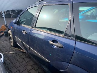 bontott FORD FOCUS I Bal első Dobbetét (Kerékjárati, Műanyag)