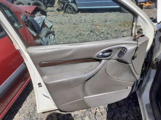 bontott FORD FOCUS I Bal első Fejtámla