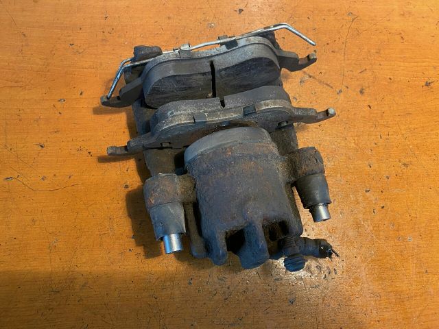 bontott FORD FOCUS I Bal első Féknyereg Munkahengerrel