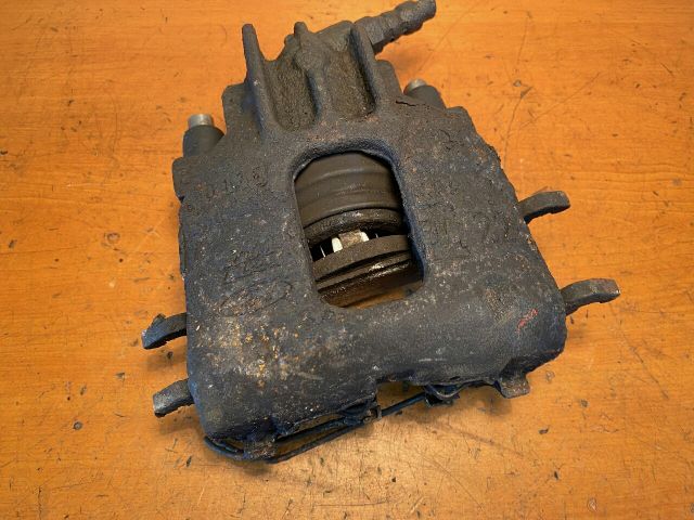 bontott FORD FOCUS I Bal első Féknyereg Munkahengerrel