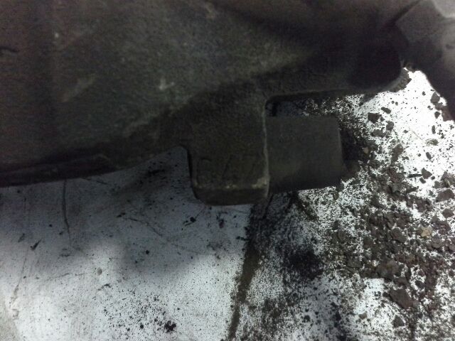 bontott FORD FOCUS I Bal első Féknyereg Munkahengerrel