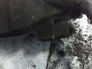 bontott FORD FOCUS I Bal első Féknyereg Munkahengerrel