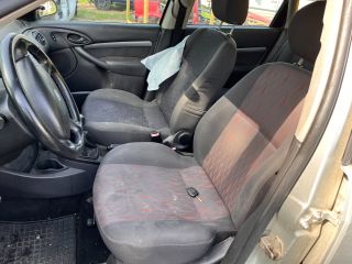 bontott FORD FOCUS I Bal első Zsanér