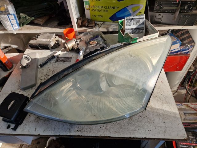 bontott FORD FOCUS I Bal Fényszóró