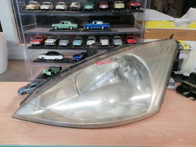bontott FORD FOCUS I Bal Fényszóró