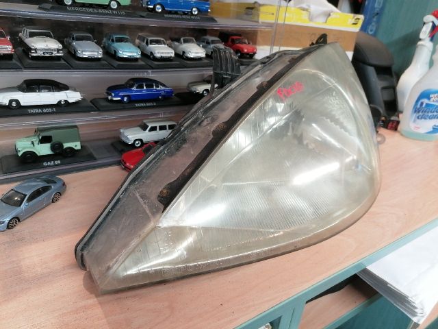 bontott FORD FOCUS I Bal Fényszóró